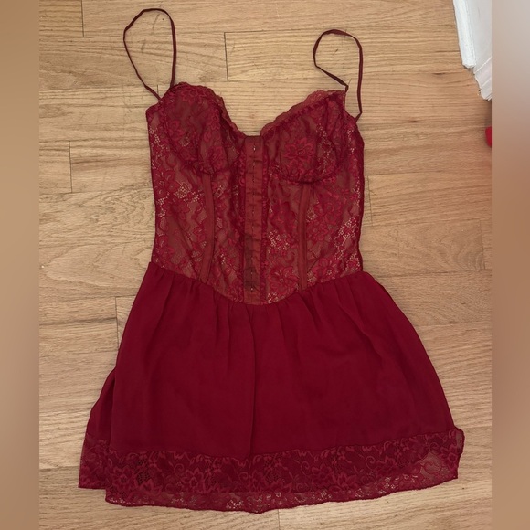 Mistress Rocks Redcurrent Lace Mini Dress - Picture 3 of 5